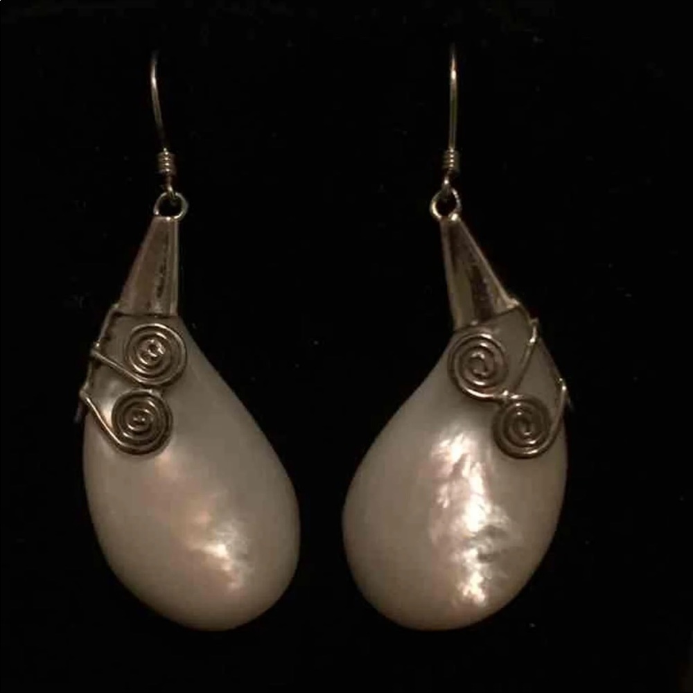 Vintage Sterling silver and mother pearl earrings.